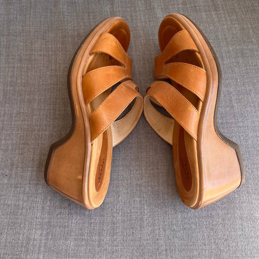Dansko Sandals Womens Sz 37 Tan Leather Strappy Wedge Slide Comfort Boho Coastal - Picture 4 of 9